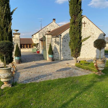 Bed and Breakfast La Maison Du Caillou Pontarme Exterior foto