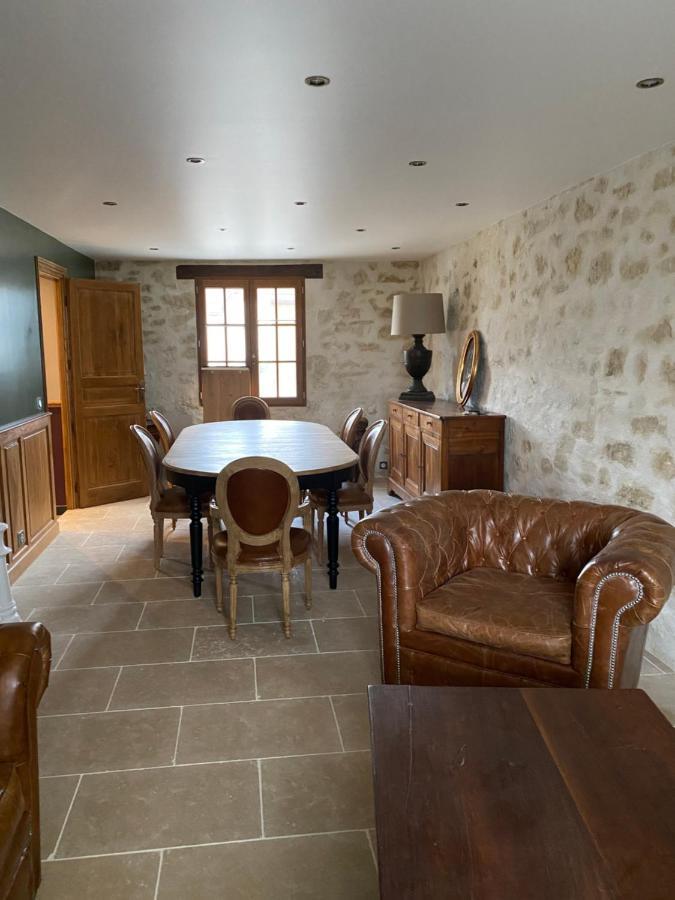 Bed and Breakfast La Maison Du Caillou Pontarme Exterior foto