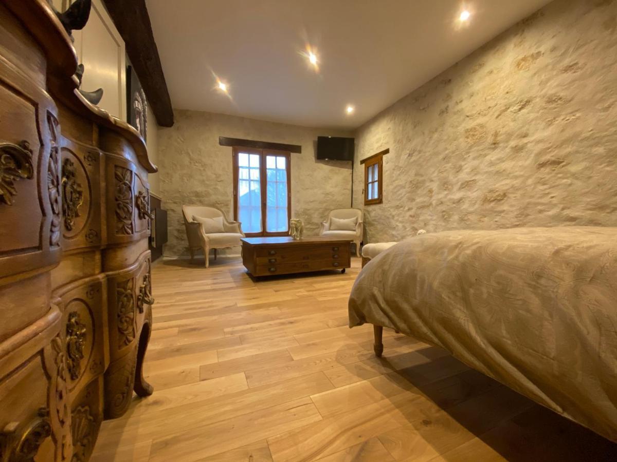 Bed and Breakfast La Maison Du Caillou Pontarme Exterior foto