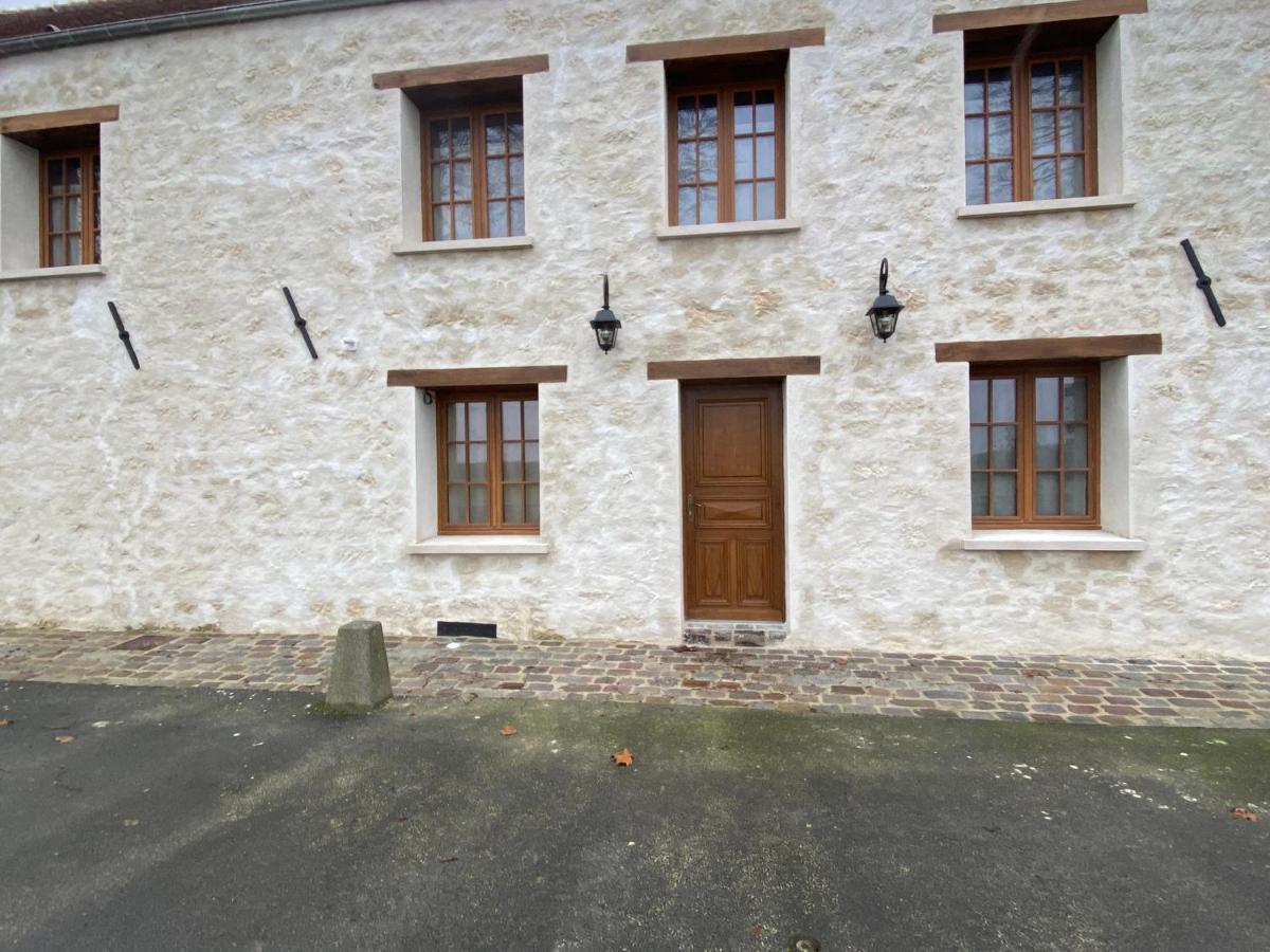 Bed and Breakfast La Maison Du Caillou Pontarme Exterior foto